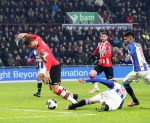 Eindhoven, 22 Januari 2017 
Kompetitiewedstrijd PSV-SC Heerenveen, eindstand 4-3
Luuk de Jong wprdt onderuit gehaald door Doke Schmidt, Penalty wordt gemist door Gaston Pereiro.