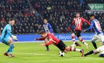 Eindhoven, 22 Januari 2017 
Kompetitiewedstrijd PSV-SC Heerenveen, eindstand 4-3
Luuk de Jong wprdt onderuit gehaald door Doke Schmidt, Penalty wordt gemist door Gaston Pereiro.