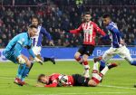 Eindhoven, 22 Januari 2017 
Kompetitiewedstrijd PSV-SC Heerenveen, eindstand 4-3
Luuk de Jong wprdt onderuit gehaald door Doke Schmidt, Penalty wordt gemist door Gaston Pereiro.