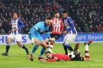 Eindhoven, 22 Januari 2017 
Kompetitiewedstrijd PSV-SC Heerenveen, eindstand 4-3
Luuk de Jong wprdt onderuit gehaald door Doke Schmidt, Penalty wordt gemist door Gaston Pereiro.