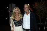 Hoofddorp 17 januari 2017
Patricia Paay is opnieuw getrouwd met Robbert Hinfelaar. Dat gebeurde in Claus party Center in Hoofddorp. John Heuckenroth met Mandy de Poel