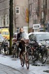 Amsterdam 10 januari 2016
Peggy Vrijens op de fiets op de v Baerlestraat