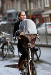 Amsterdam 10 januari 2016
Peggy Vrijens op de fiets op de v Baerlestraat