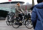 Amsterdam 4 februari 2017 
Prinses Marilene met dochter Felicia op haar verjaardag op de fiets in Amsterdam.