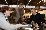 Amsterdam 23 januari 2017.
Rico Verhoeven ontvangt uit handen van Pierre v Hooijdonk en Parry Patel zijn Gino B sneakers op de modefabriek
