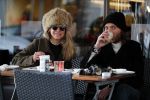 Amsterdam 12 januari 2017
Actrice Rosa Reuten met haar stylist Tommy Driessen op terras bij v Dam