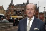 Amsterdam 29 januari 2017 
Surprise party Harry Mens vanwege zijn 70e verjaardag. Het werd gevierd op het leidse plein. Theo Hiddema