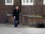Amsterdam 20 januari 2017  
Tom Egbers laat bellend zijn hond uit.