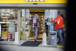 Friesland 29 december 2017
Alexander Pechtold met zijn vriendin Anne Lok bij een vakantiehuis in Friesland.