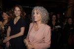 Amsterdam 10 januari 2018
Boekpresentatie Antoinette Beumer. Antoinette reikt het boek uit aan Femke Halsema.