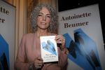 Amsterdam 10 januari 2018
Boekpresentatie Antoinette Beumer. Antoinette reikt het boek uit aan Femke Halsema.