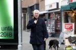 Amsterdam 20 januari 2018
Bram Moszkowicz op straat in Amsterdam zuid.