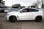 Rotterdam 24 januari 2018 
Andre Hazes met zijn beste vriend PA en chauffeur Djarno Hofland