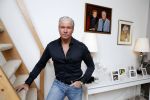 Amsterdam 11 januari 2018 
Dries Roelvink thuis in zijn appartement