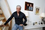 Amsterdam 11 januari 2018 
Dries Roelvink thuis in zijn appartement