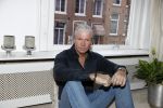 Amsterdam 11 januari 2018 
Dries Roelvink thuis in zijn appartement