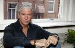 Amsterdam 11 januari 2018 
Dries Roelvink thuis in zijn appartement