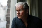Amsterdam 11 januari 2018 
Dries Roelvink thuis in zijn appartement