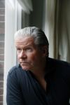 Amsterdam 11 januari 2018 
Dries Roelvink thuis in zijn appartement