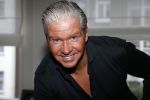 Amsterdam 11 januari 2018 
Dries Roelvink thuis in zijn appartement