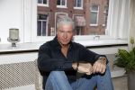 Amsterdam 11 januari 2018 
Dries Roelvink thuis in zijn appartement