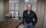 Amsterdam 11 januari 2018 
Dries Roelvink thuis in zijn appartement