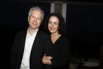 Amsterdam 10 januari 2018
Boekpresentatie Antoinette Beumer. Antoinette reikt het boek uit aan Femke Halsema. Femke Halsema met partner Robert Oey