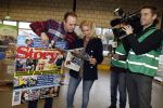 Gilze 16 januari 2018
Frans Bauer ontvangt uit handen van Story hoofdredakteur Guido den Aantrekker de eerster story waar Frans Gast Hoofdredakteur van is geweest. Ook zijn vrouw Mariska is aanwezig.