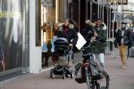 Amsterdam 17 januari 2018
Georginio Wijnaldum met zijn vriendin en zoonJacian Emile Wijnaldum op de pc hooftstraat