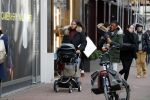 Amsterdam 17 januari 2018
Georginio Wijnaldum met zijn vriendin en zoonJacian Emile Wijnaldum op de pc hooftstraat