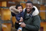 Amsterdam 17 januari 2018
Georginio Wijnaldum met zijn vriendin en zoonJacian Emile Wijnaldum op de pc hooftstraat