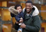 Amsterdam 17 januari 2018
Georginio Wijnaldum met zijn vriendin en zoonJacian Emile Wijnaldum op de pc hooftstraat
