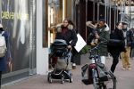 Amsterdam 17 januari 2018
Gini Wijnaldum met zijn vriendin en zoonJacian Emile Wijnaldum op de pc hooftstraat