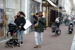 Amsterdam 17 januari 2018
Gini Wijnaldum met zijn vriendin en zoonJacian Emile Wijnaldum op de pc hooftstraat