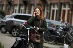 Amsterdam 29 januari 2019
Luizenmoeder actrice ilse Warringa op de fiets in Amsterdam.