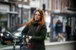 Amsterdam 29 januari 2019
Luizenmoeder actrice ilse Warringa op de fiets in Amsterdam.