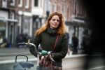 Amsterdam 29 januari 2019
Luizenmoeder actrice ilse Warringa op de fiets in Amsterdam.