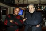 Den Bosch 24 november 2017
Uitreiking cd Michael v d Plas en Bianca. Dj Jean reikt hem uit. manager Jake Hampel