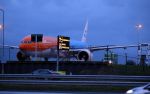 Schiphol 17 januari 2018
KLM vliegtuig dat speciaal voor de olympische spelen Oranje met blauw en wit gespoten is