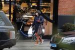 Amsterdam 4 januari 2018
Linda v Dijck doet boodschappen op de cornelis schuytstraat