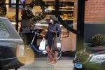 Amsterdam 4 januari 2018
Linda v Dijck doet boodschappen op de cornelis schuytstraat