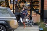 Amsterdam 4 januari 2018
Linda v Dijck doet boodschappen op de cornelis schuytstraat