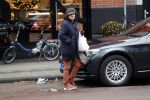 Amsterdam 4 januari 2018
Linda v Dijck doet boodschappen op de cornelis schuytstraat