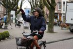 Amsterdam 4 januari 2018
Linda v Dijck doet boodschappen op de cornelis schuytstraat