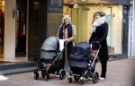 Amsterdam 5 januari 2018
Marlijn Weerdenburg achter de kinderwagen op de pc hooftstraat