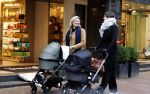 Amsterdam 5 januari 2018
Marlijn Weerdenburg achter de kinderwagen op de pc hooftstraat