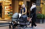 Amsterdam 5 januari 2018
Marlijn Weerdenburg achter de kinderwagen op de pc hooftstraat