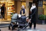 Amsterdam 5 januari 2018
Marlijn Weerdenburg achter de kinderwagen op de pc hooftstraat