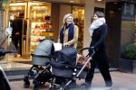Amsterdam 5 januari 2018
Marlijn Weerdenburg achter de kinderwagen op de pc hooftstraat