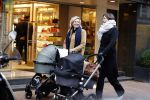 Amsterdam 5 januari 2018
Marlijn Weerdenburg achter de kinderwagen op de pc hooftstraat